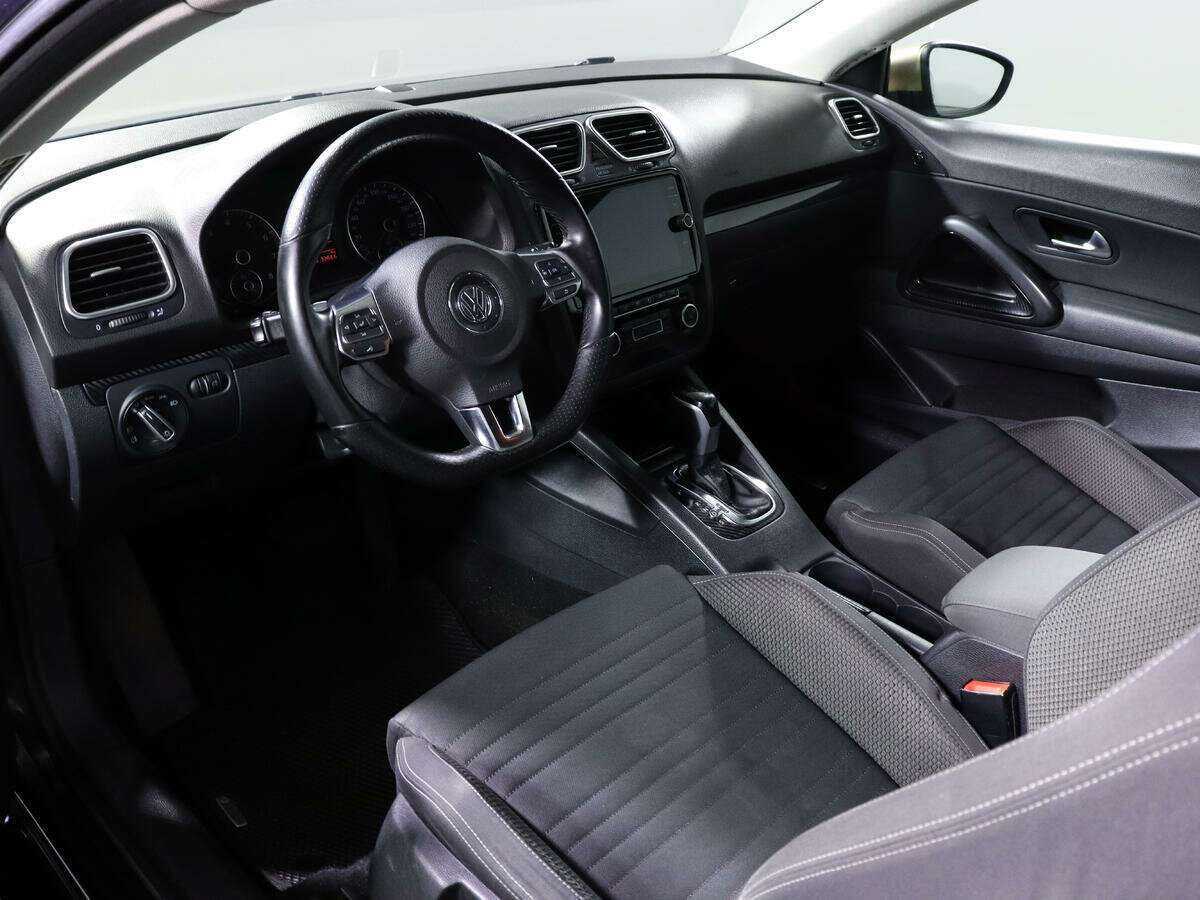 Volkswagen Scirocco с пробегом — 2011 год. Фото: #13