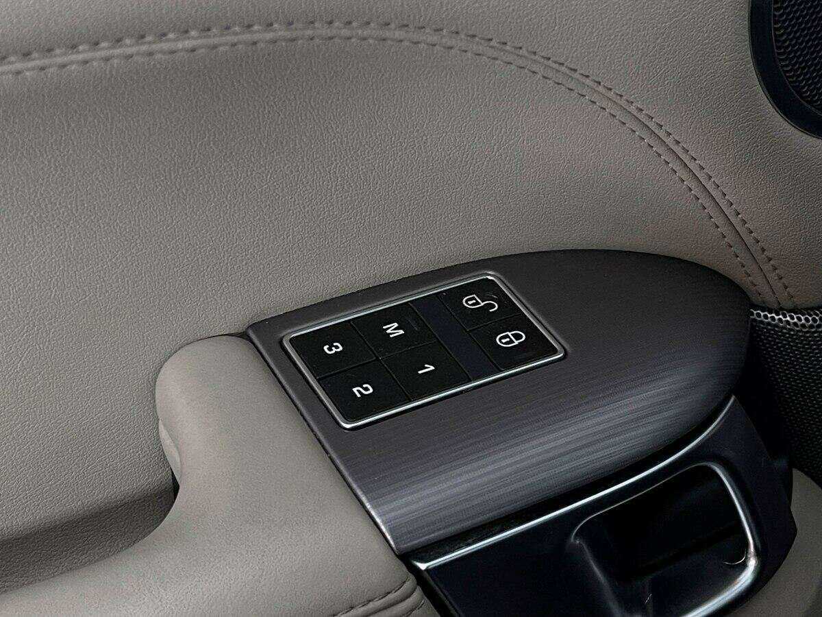 Land Rover Range Rover Sport с пробегом — 2013 год. Фото: #13