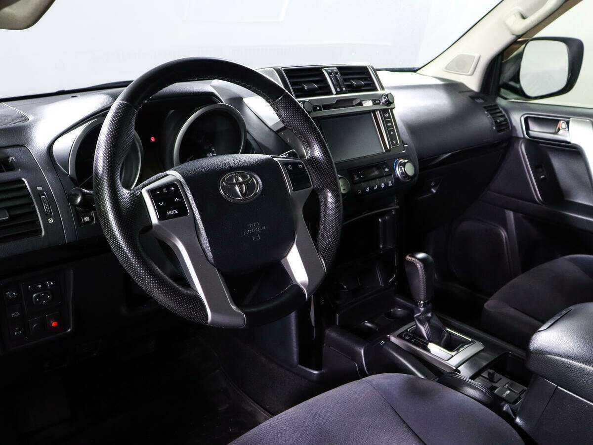 Toyota Land Cruiser Prado с пробегом — 2016 год. Фото: #11