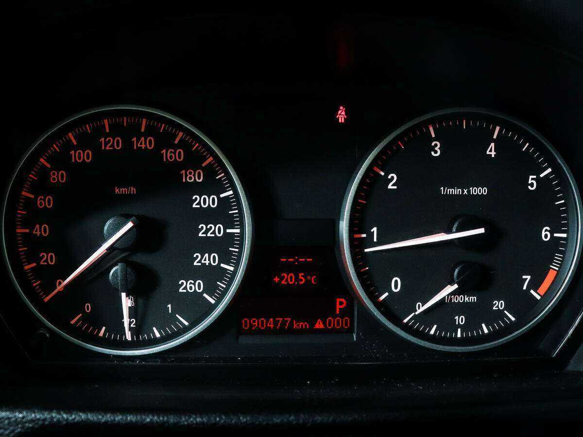 BMW X1 с пробегом — 2013 год. Фото: #10