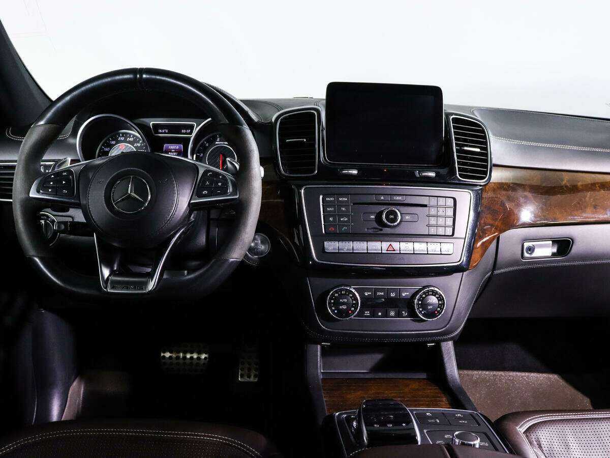 Mercedes-Benz GLS AMG с пробегом — 2016 год. Фото: #8