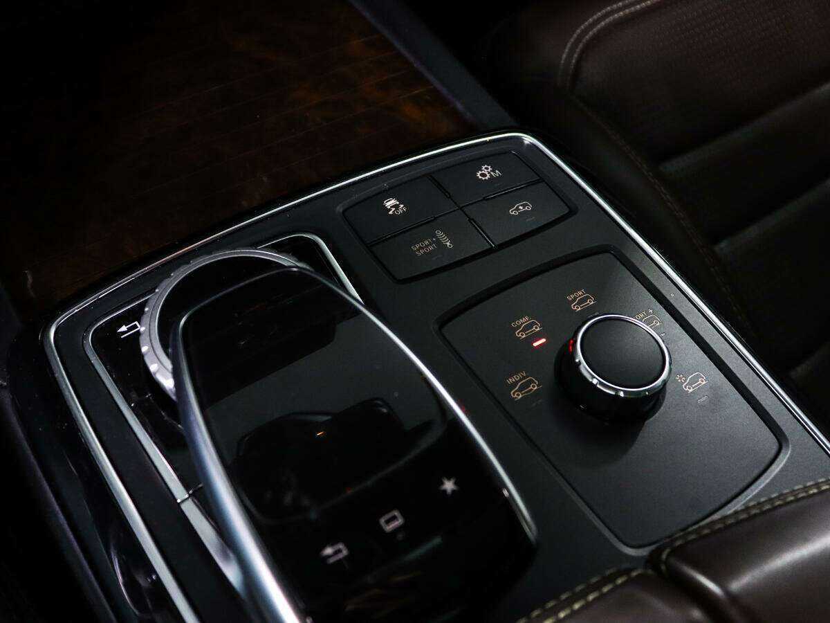 Mercedes-Benz GLS AMG с пробегом — 2016 год. Фото: #14