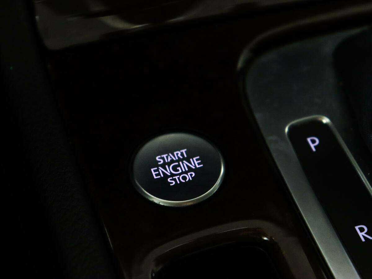 Volkswagen Touareg с пробегом — 2016 год. Фото: #17