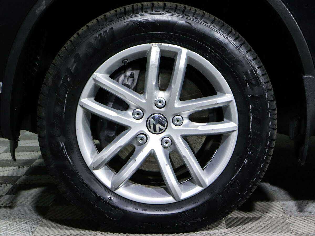 Volkswagen Touareg с пробегом — 2016 год. Фото: #20