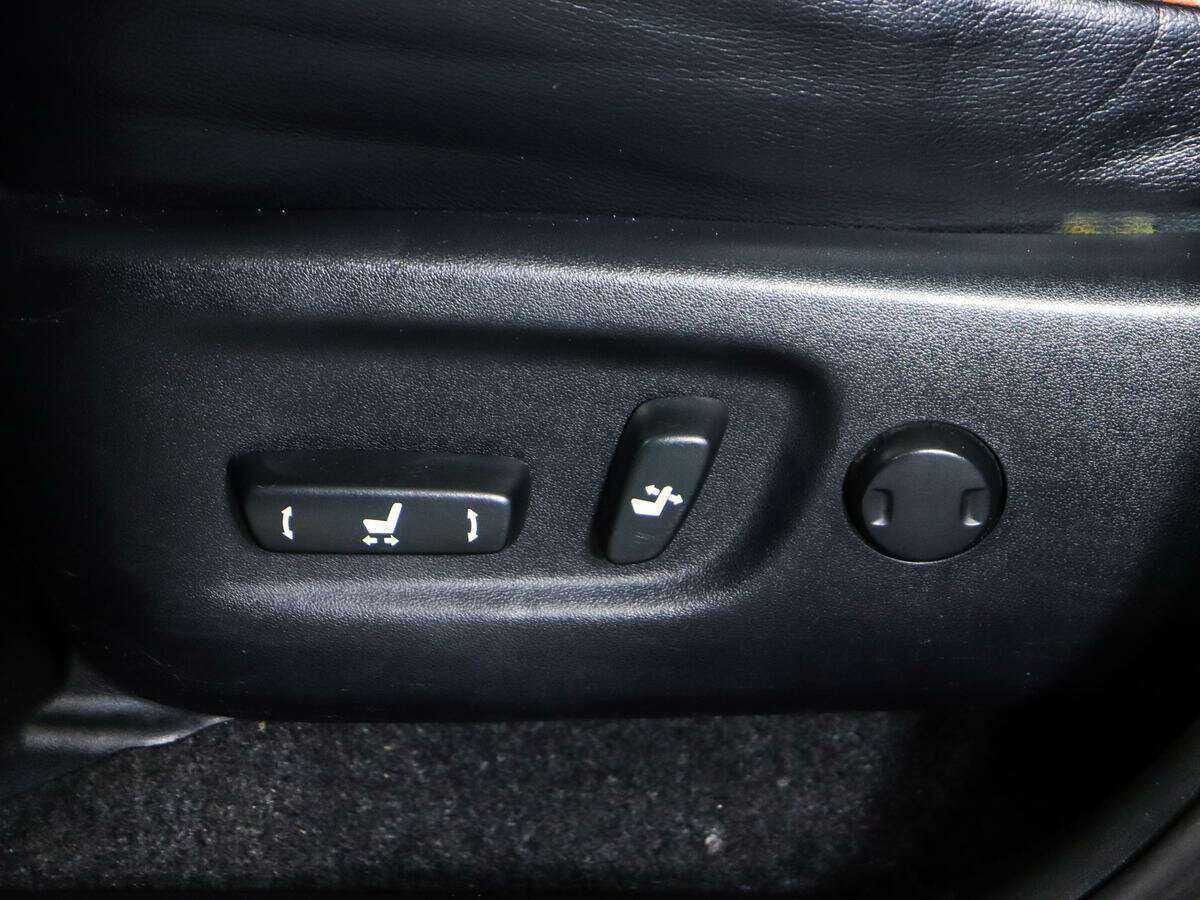 Toyota RAV4 с пробегом — 2013 год. Фото: #18