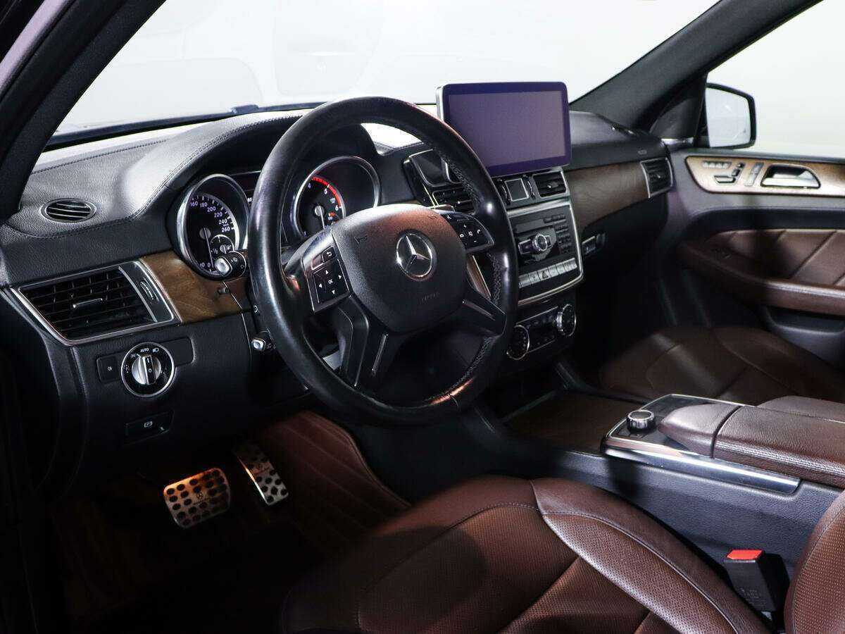 Mercedes-Benz GL-Класс с пробегом — 2015 год. Фото: #15