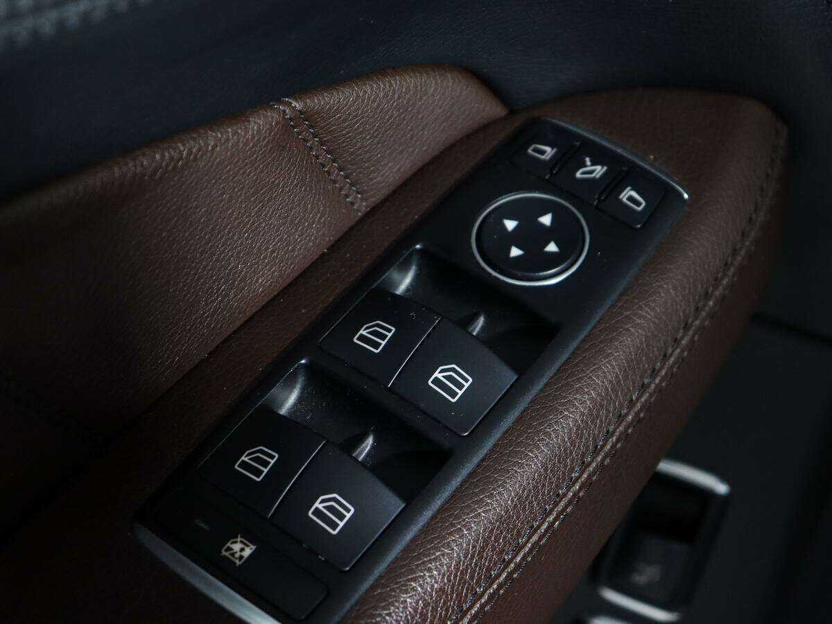 Mercedes-Benz GL-Класс с пробегом — 2015 год. Фото: #20