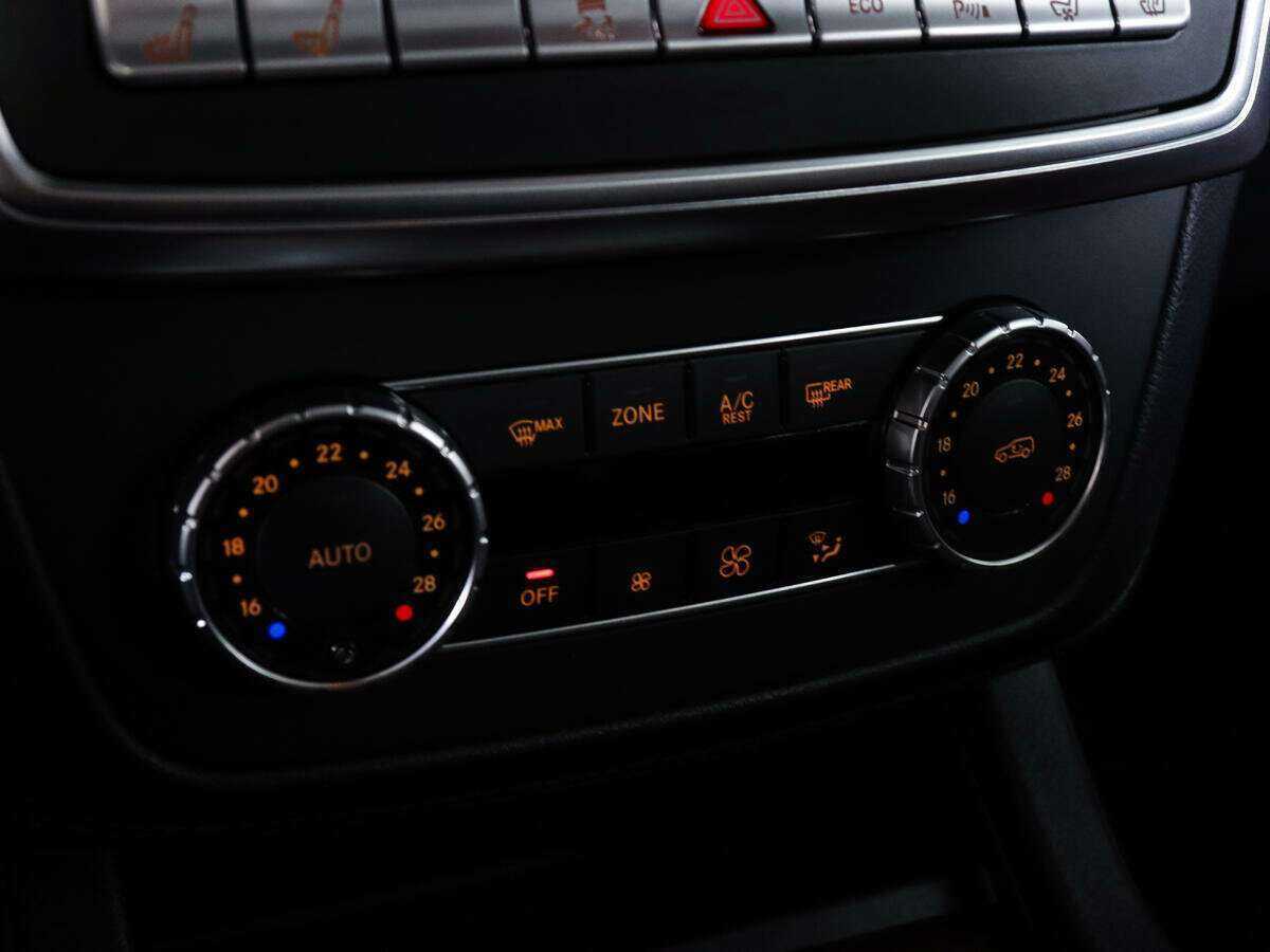 Mercedes-Benz GL-Класс с пробегом — 2015 год. Фото: #25