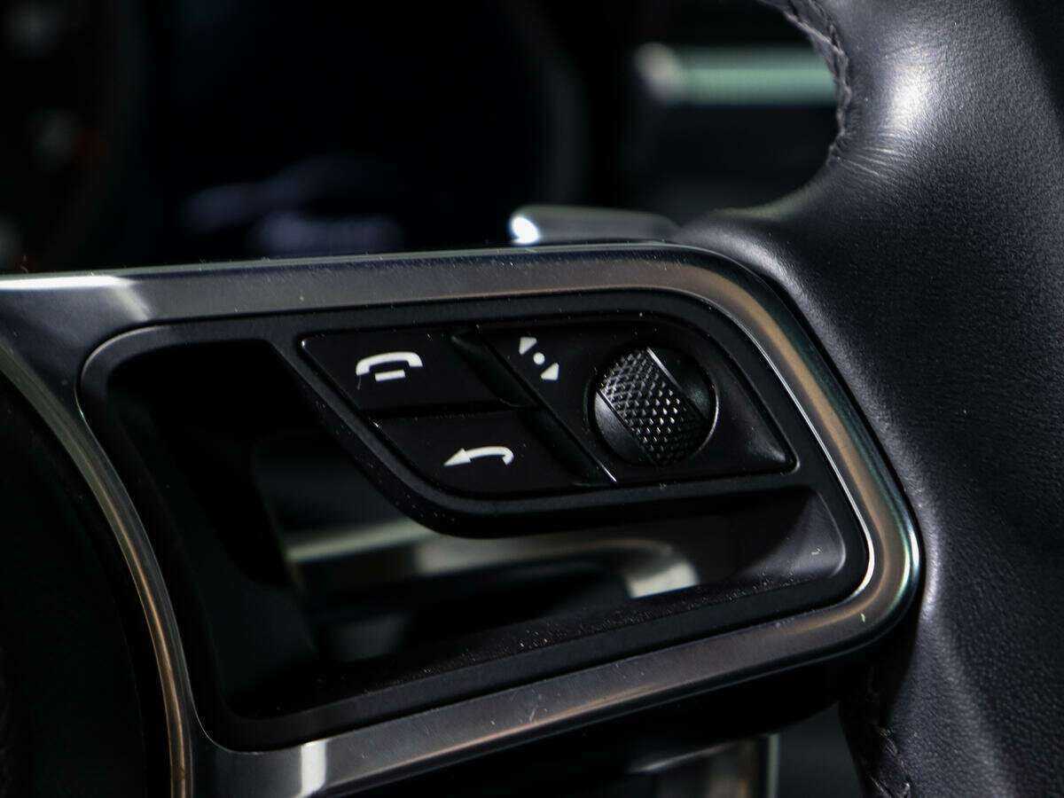 Porsche Macan с пробегом — 2019 год. Фото: #21