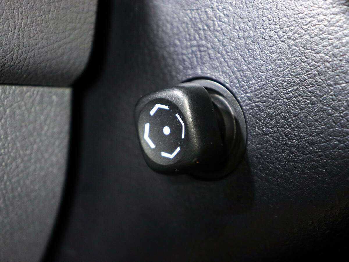 Lexus LX с пробегом — 2008 год. Фото: #18