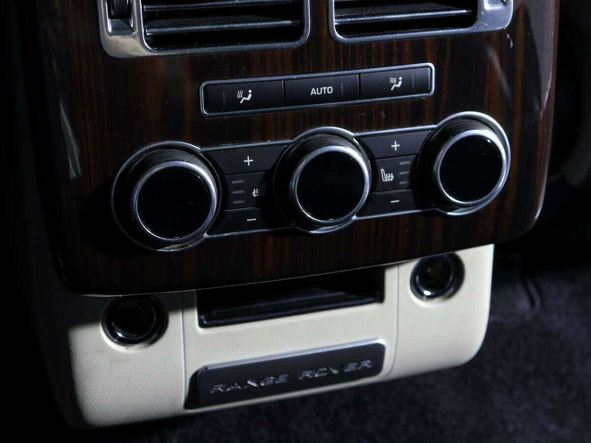 Land Rover Range Rover с пробегом — 2014 год. Фото: #14