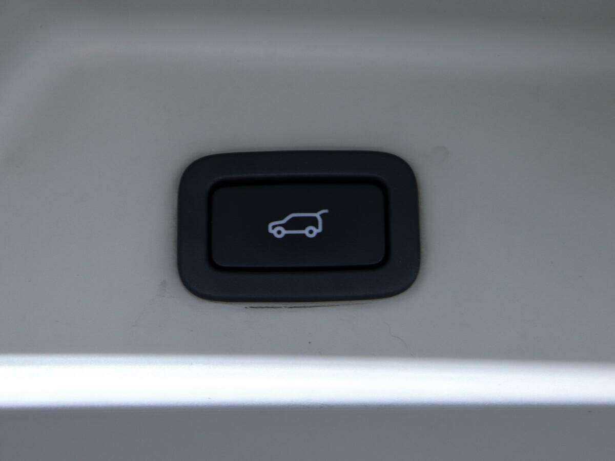 Land Rover Range Rover с пробегом — 2014 год. Фото: #17