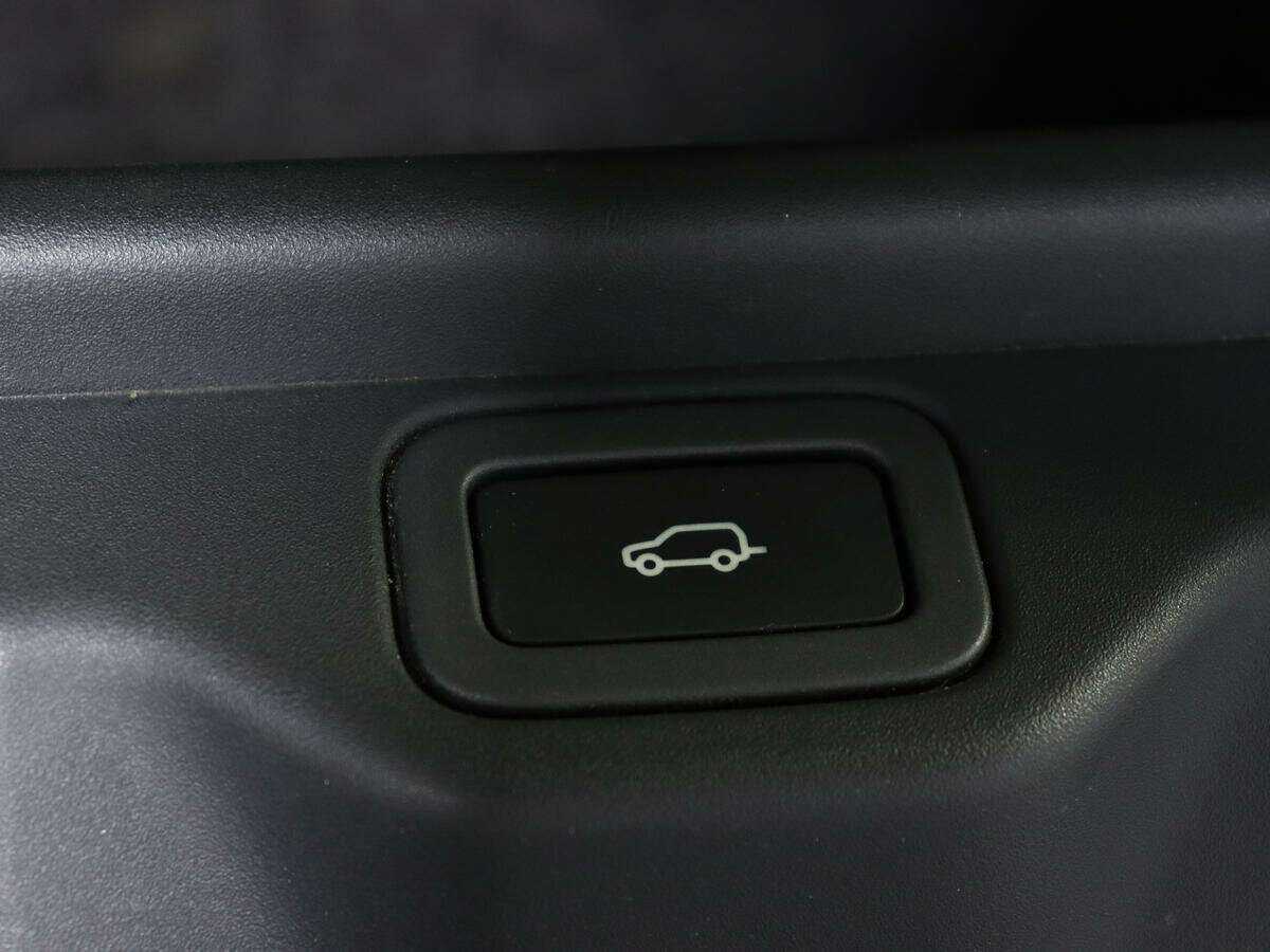 Land Rover Range Rover с пробегом — 2014 год. Фото: #18