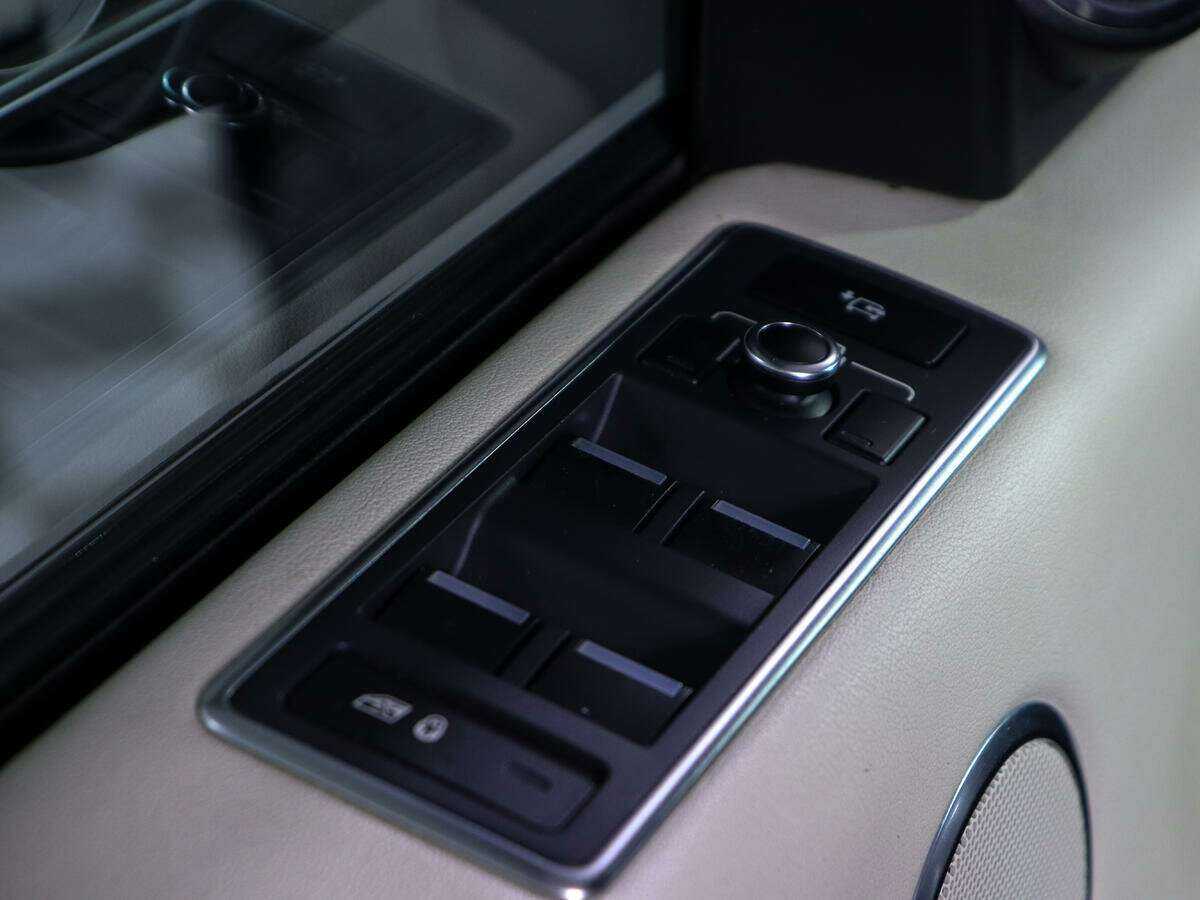 Land Rover Range Rover с пробегом — 2014 год. Фото: #21