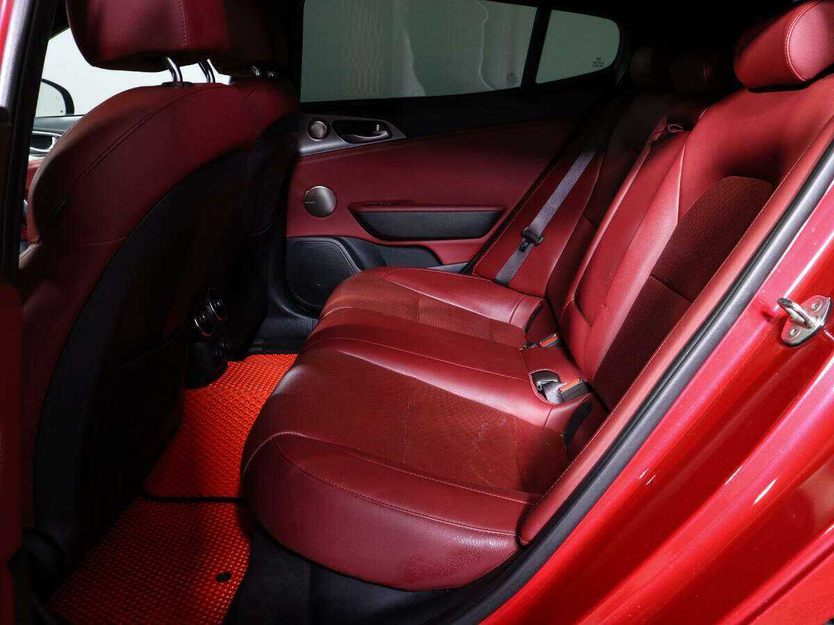 Kia Stinger с пробегом — 2018 год. Фото: #9