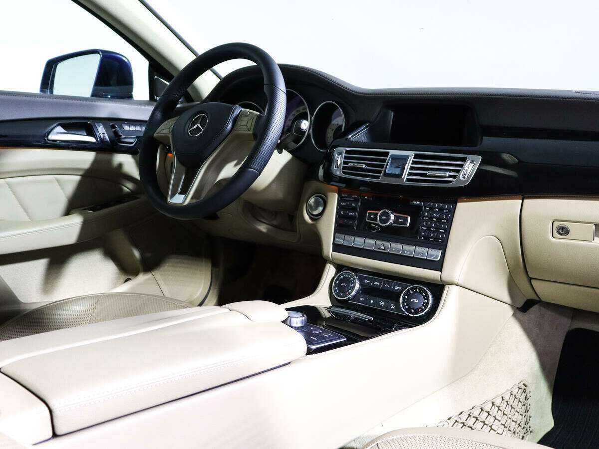 Mercedes-Benz CLS с пробегом — 2013 год. Фото: #6