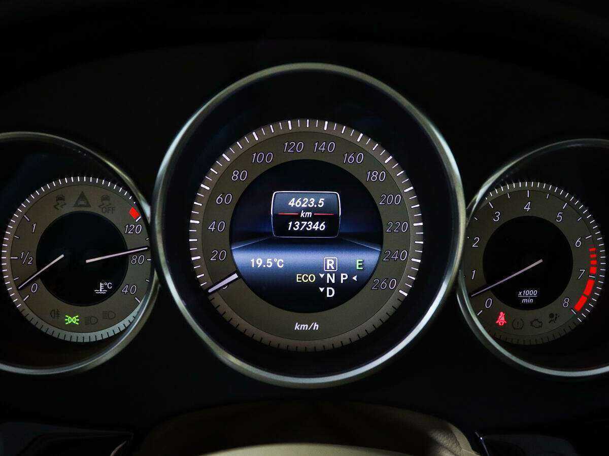 Mercedes-Benz CLS с пробегом — 2013 год. Фото: #8