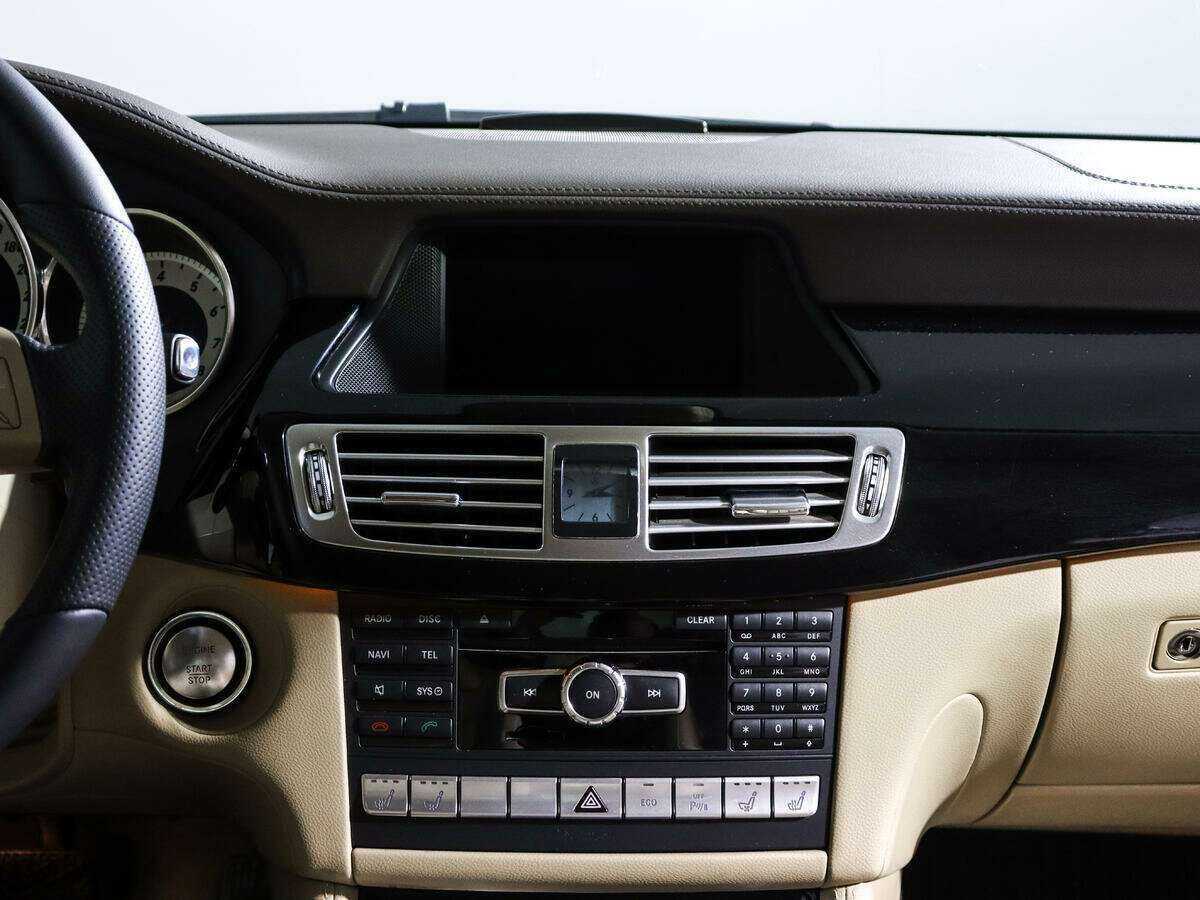 Mercedes-Benz CLS с пробегом — 2013 год. Фото: #10