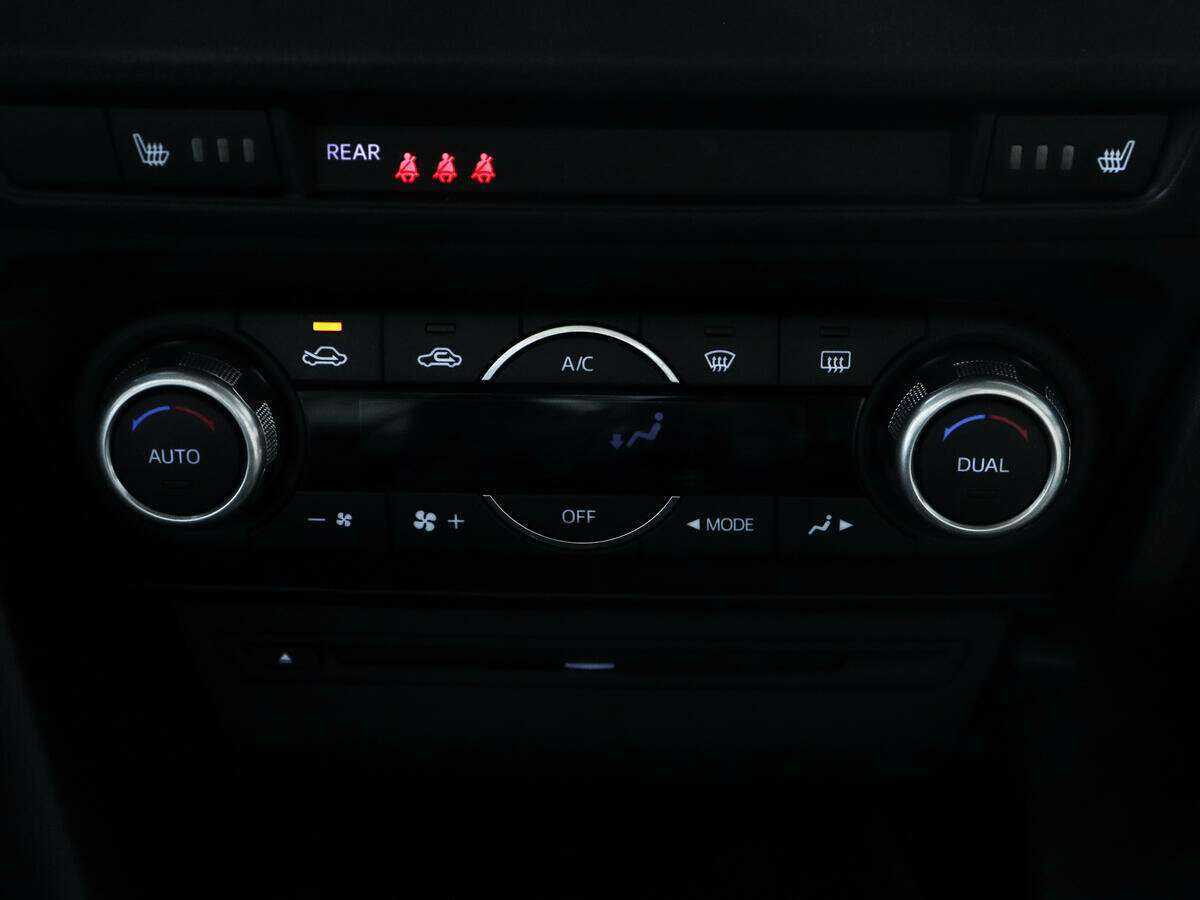 Mazda 3 с пробегом — 2014 год. Фото: #16