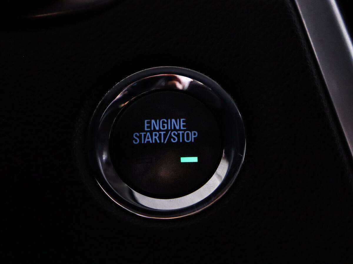 Cadillac SRX с пробегом — 2015 год. Фото: #15