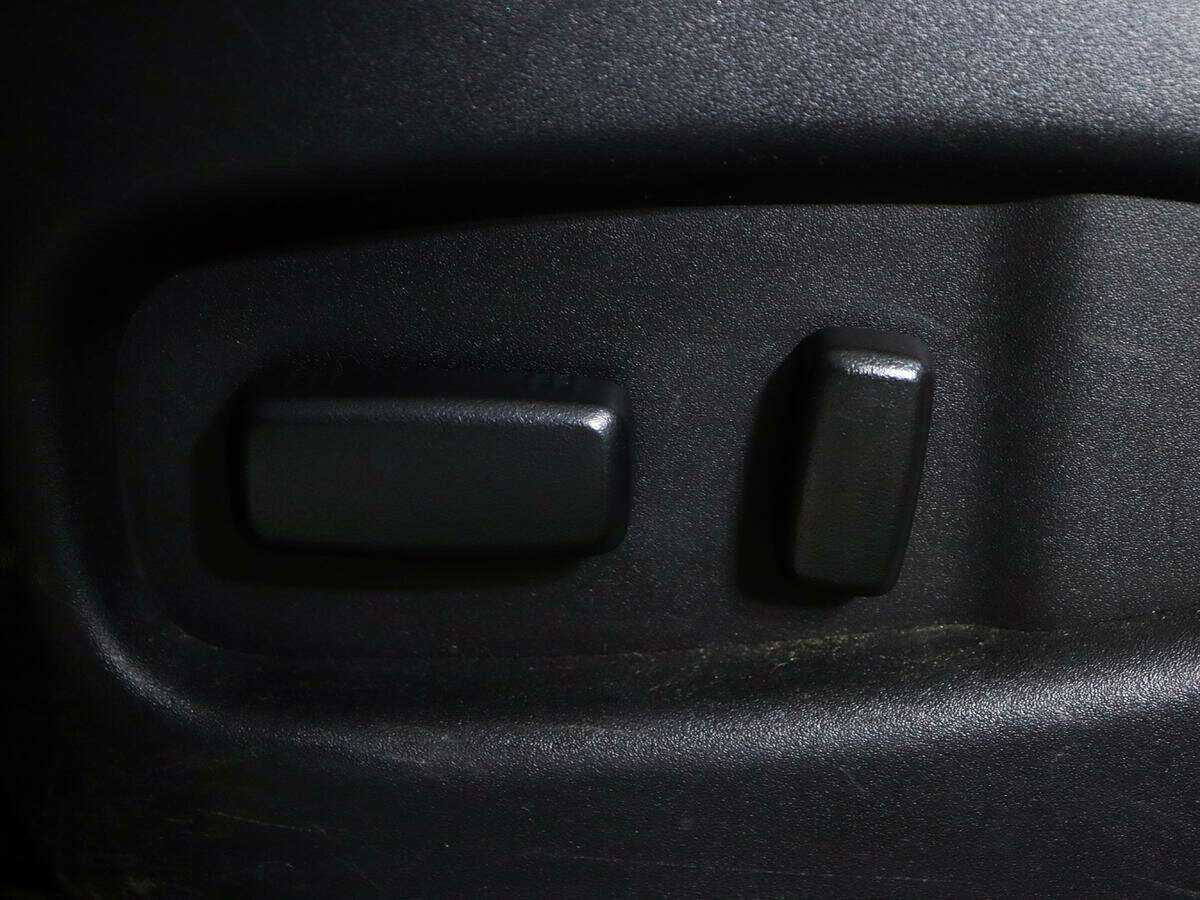 Cadillac SRX с пробегом — 2015 год. Фото: #16