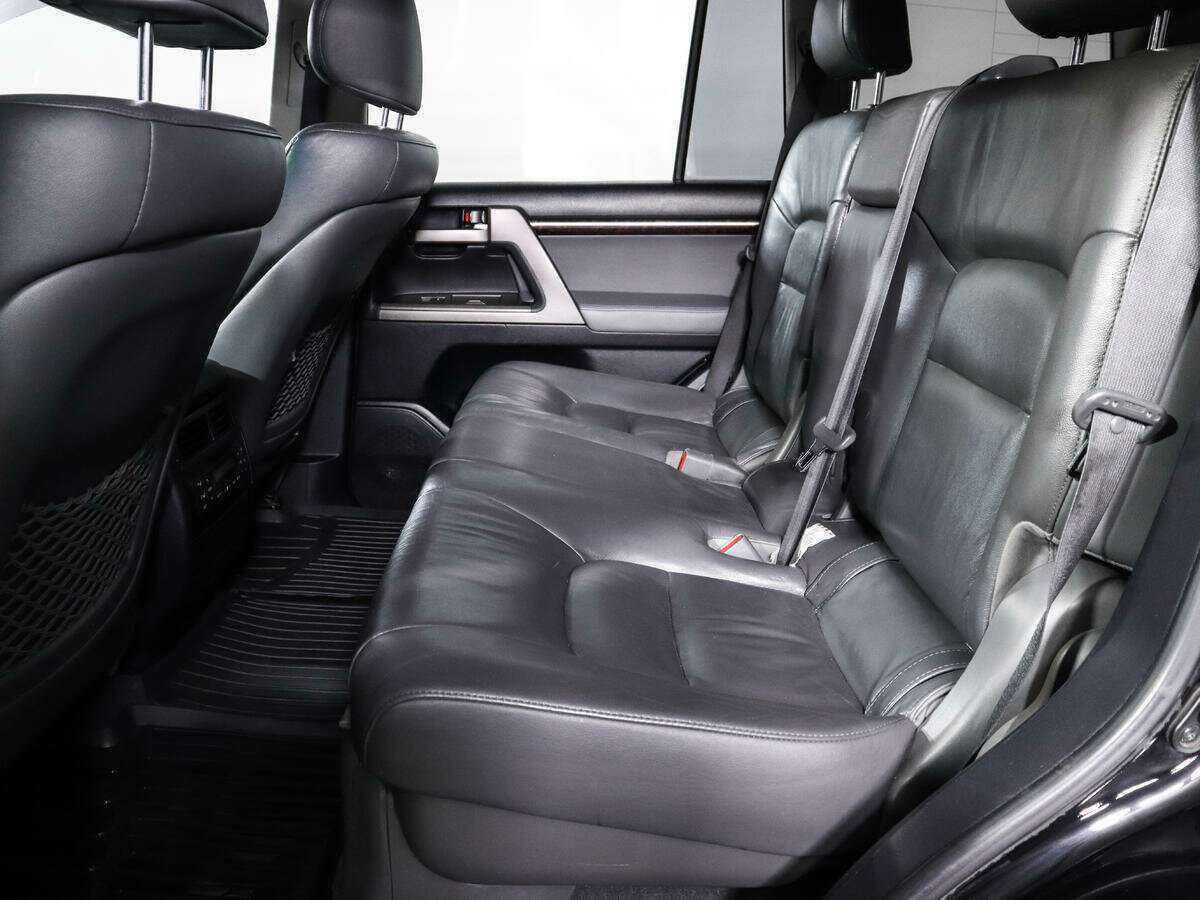 Toyota Land Cruiser с пробегом — 2008 год. Фото: #6