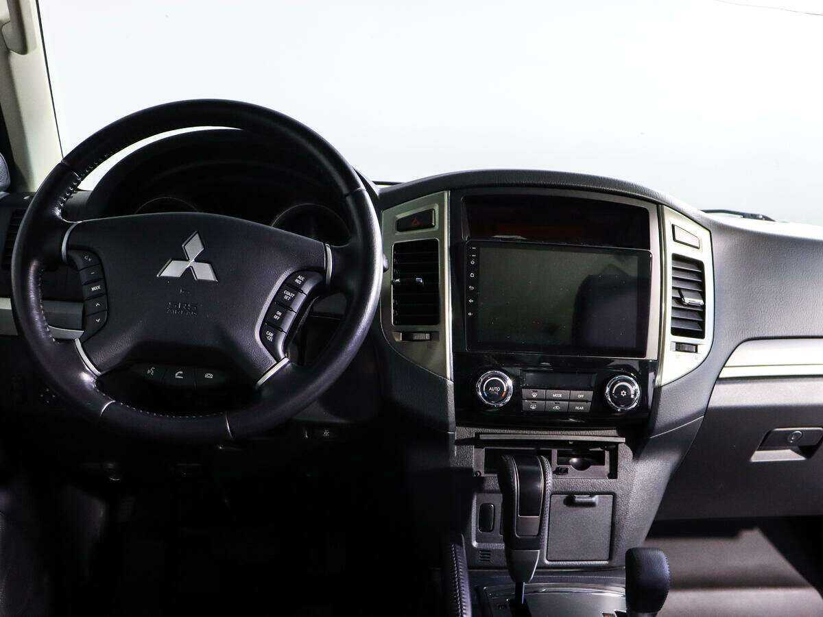 Mitsubishi Pajero с пробегом — 2021 год. Фото: #9