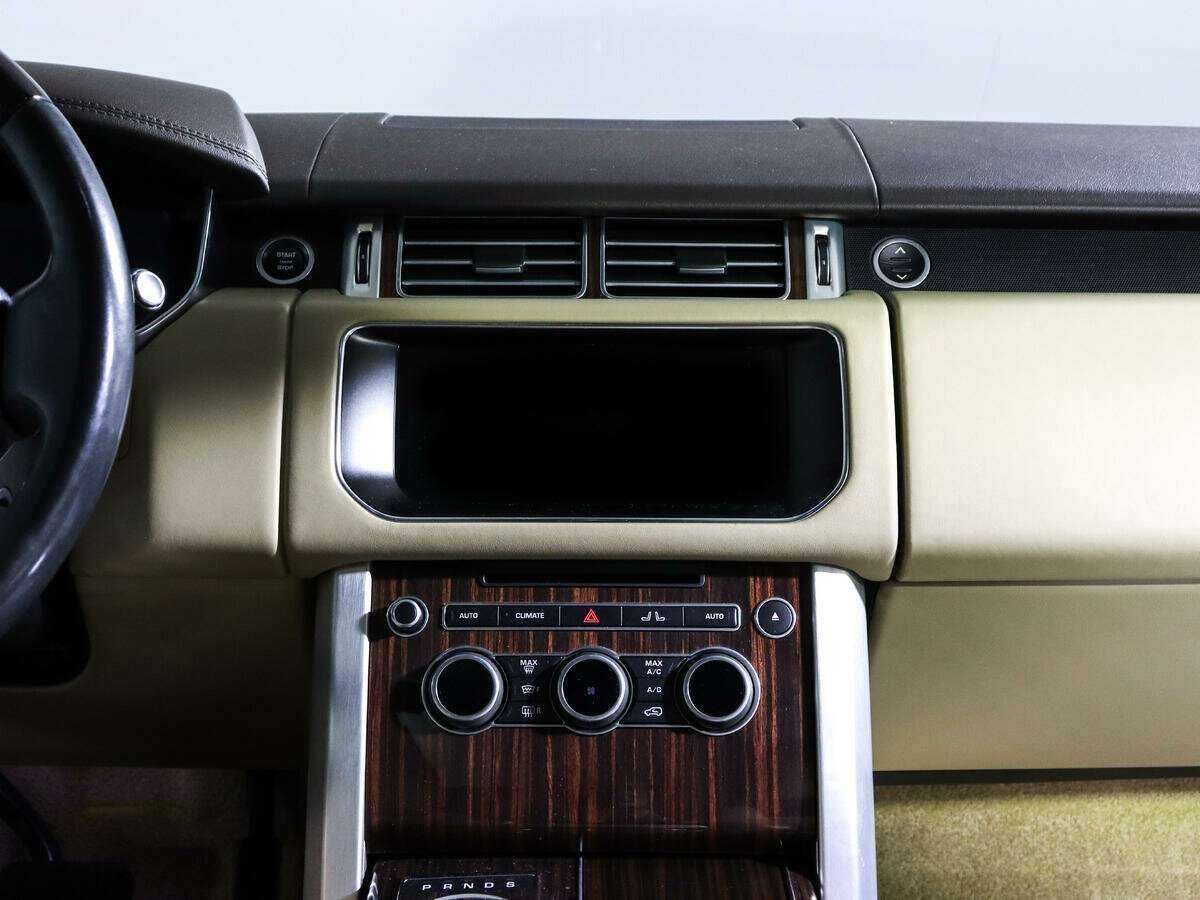 Land Rover Range Rover с пробегом — 2017 год. Фото: #9