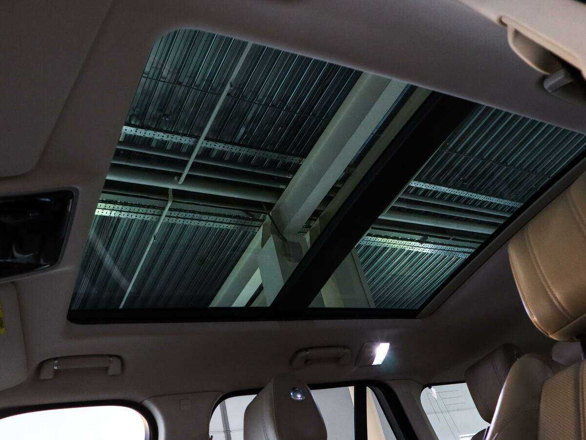 Land Rover Range Rover с пробегом — 2017 год. Фото: #10