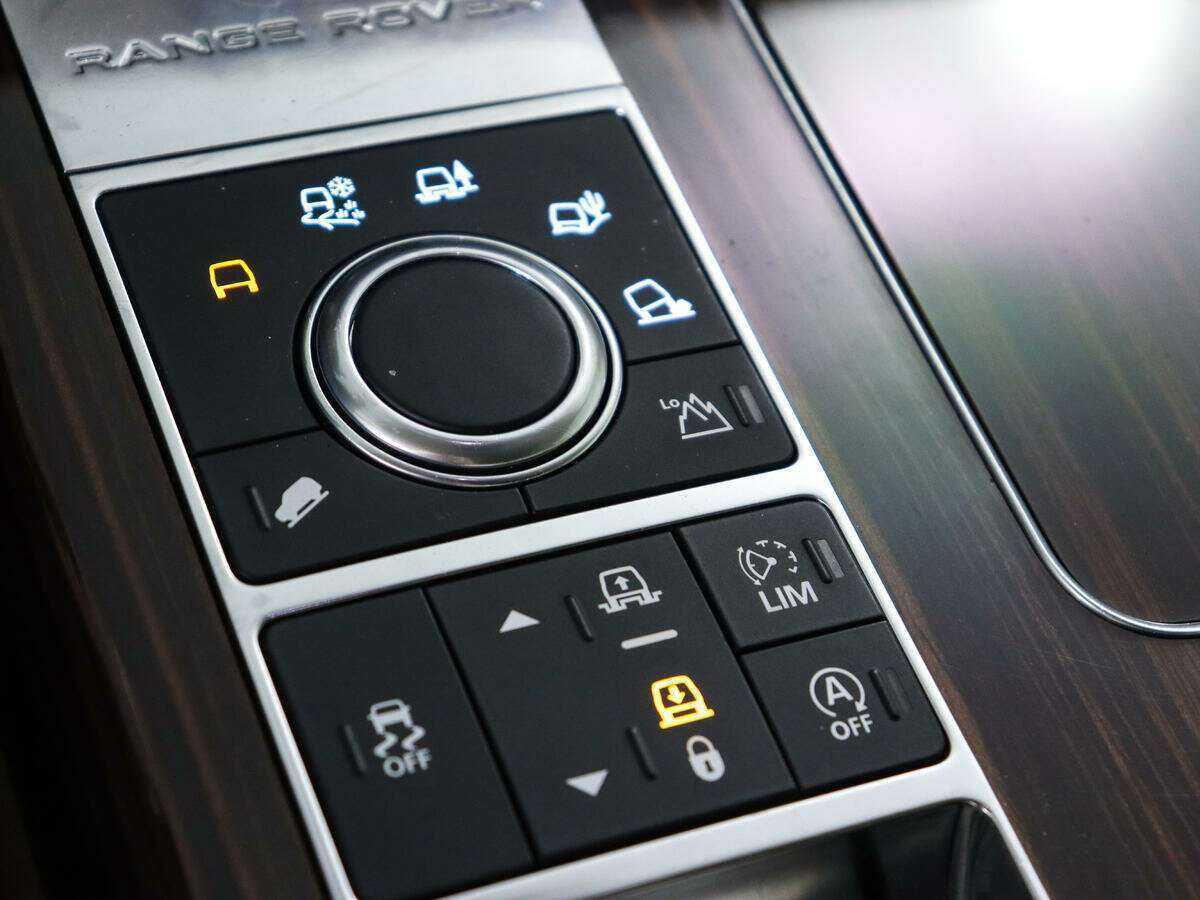 Land Rover Range Rover с пробегом — 2017 год. Фото: #13