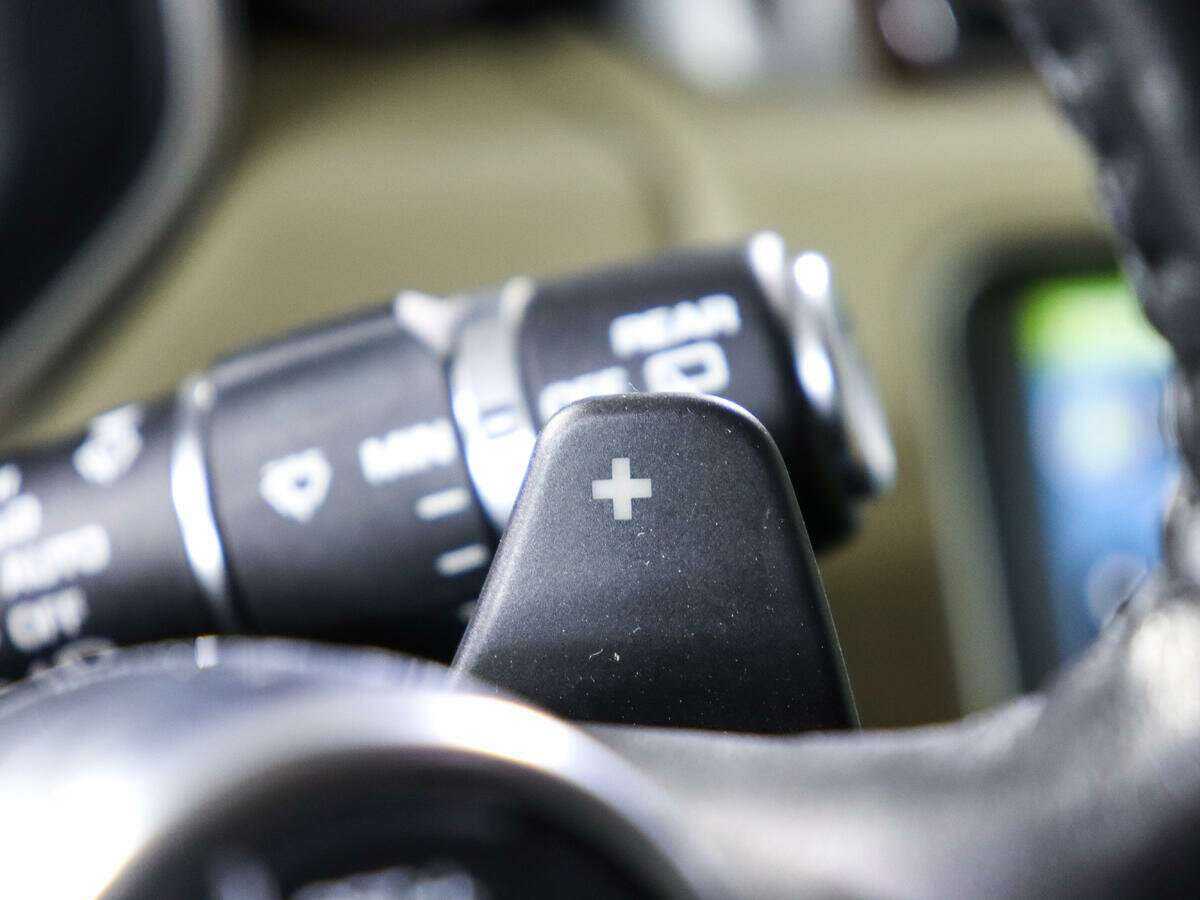 Land Rover Range Rover с пробегом — 2017 год. Фото: #16