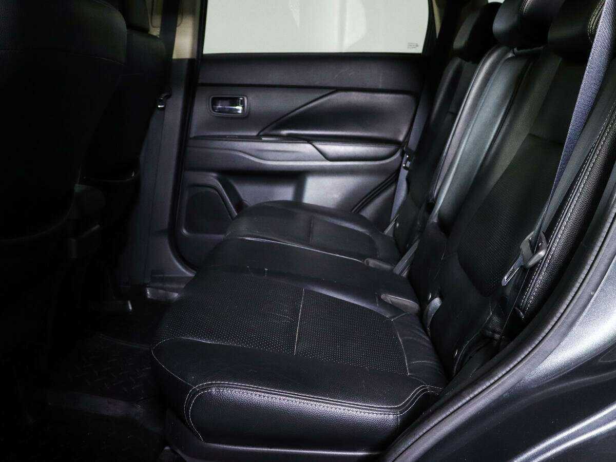 Mitsubishi Outlander с пробегом — 2013 год. Фото: #6