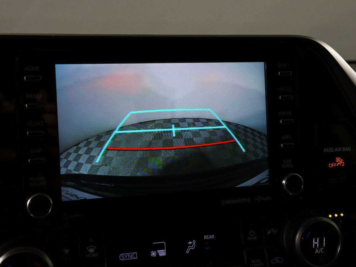 Toyota Highlander с пробегом — 2020 год. Фото: #15