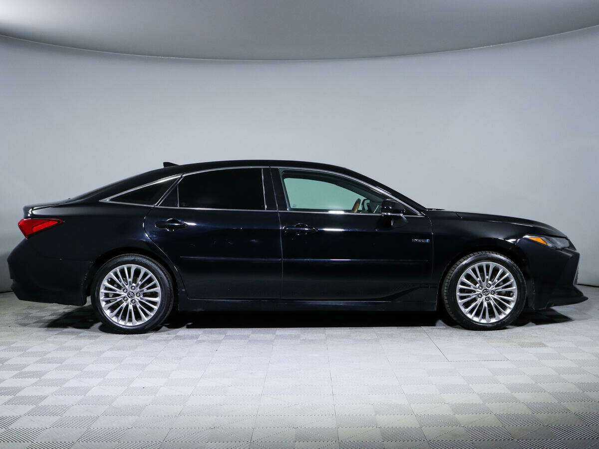 Toyota Avalon с пробегом — 2018 год. Фото: #3