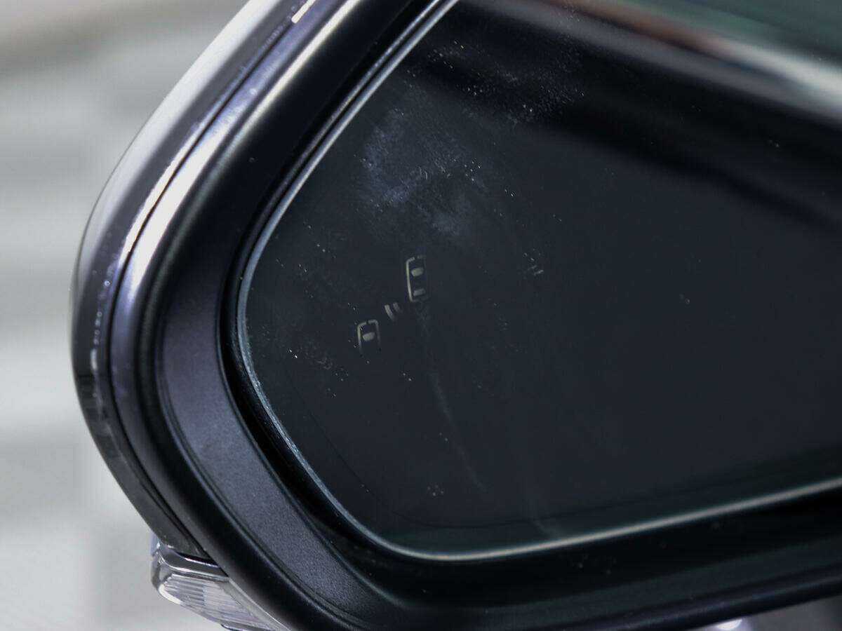 Toyota Avalon с пробегом — 2018 год. Фото: #16