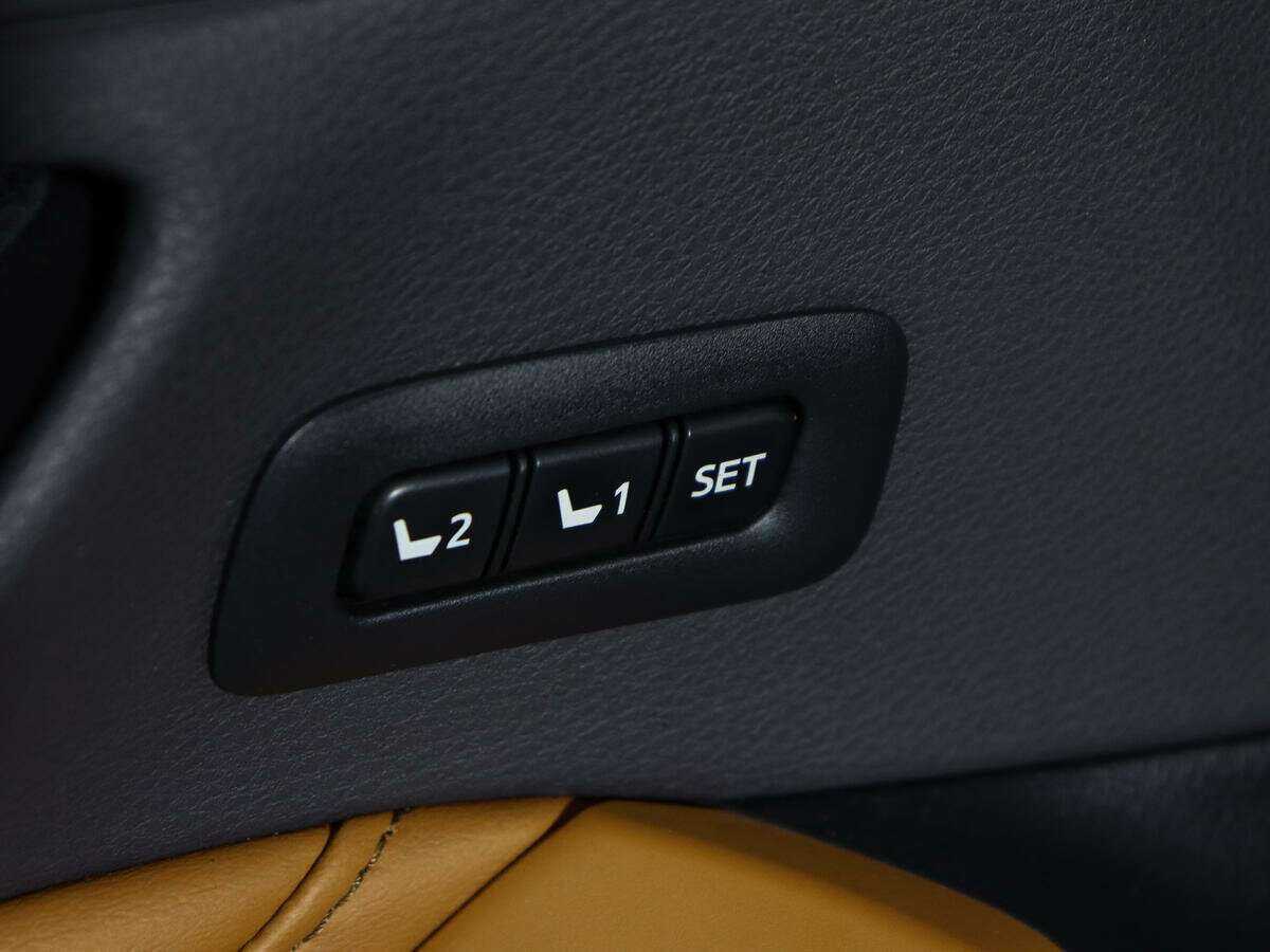 Toyota Avalon с пробегом — 2018 год. Фото: #18