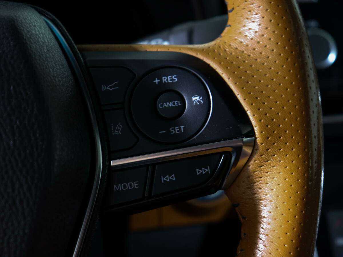 Toyota Avalon с пробегом — 2018 год. Фото: #22