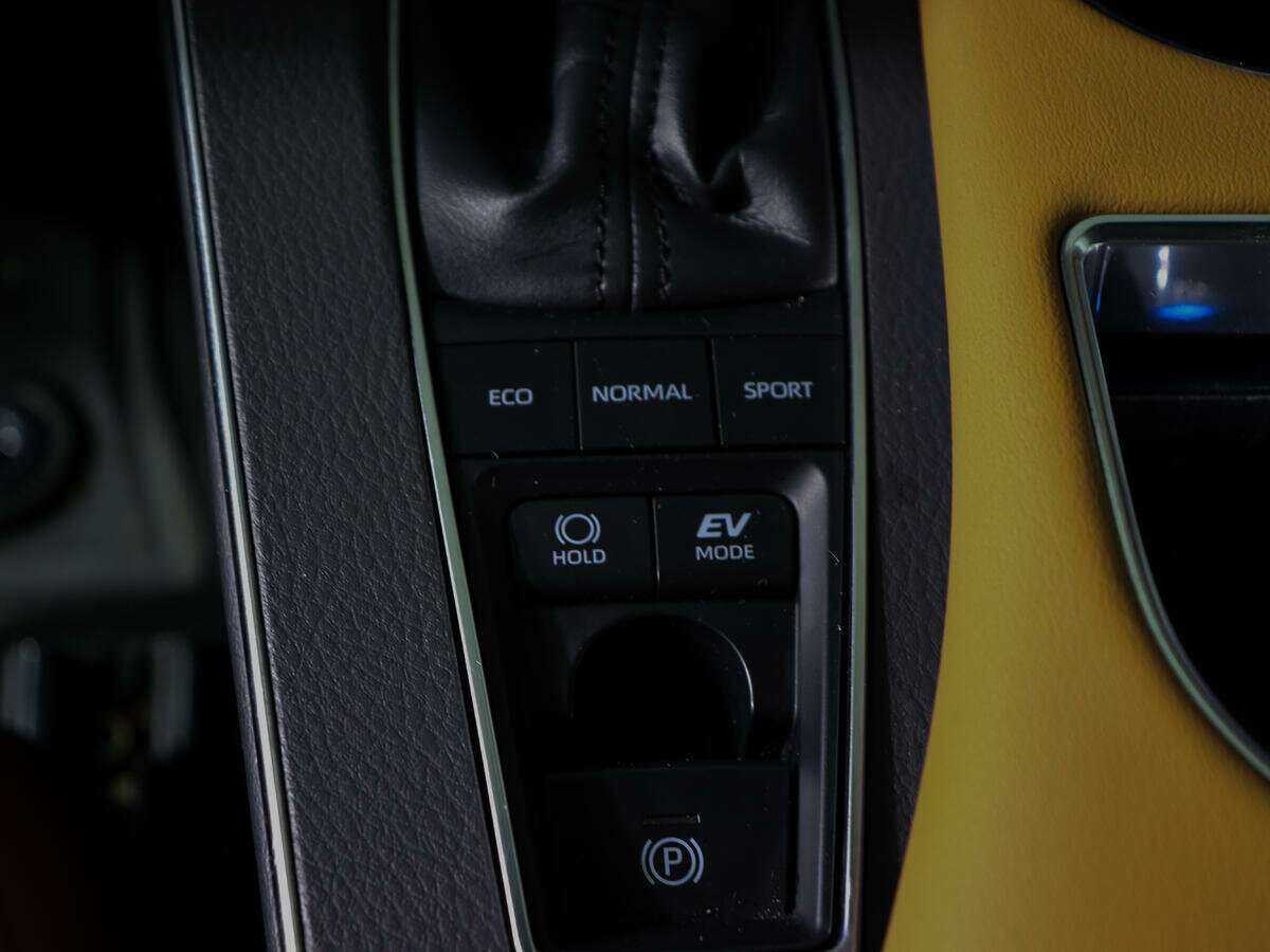 Toyota Avalon с пробегом — 2018 год. Фото: #24