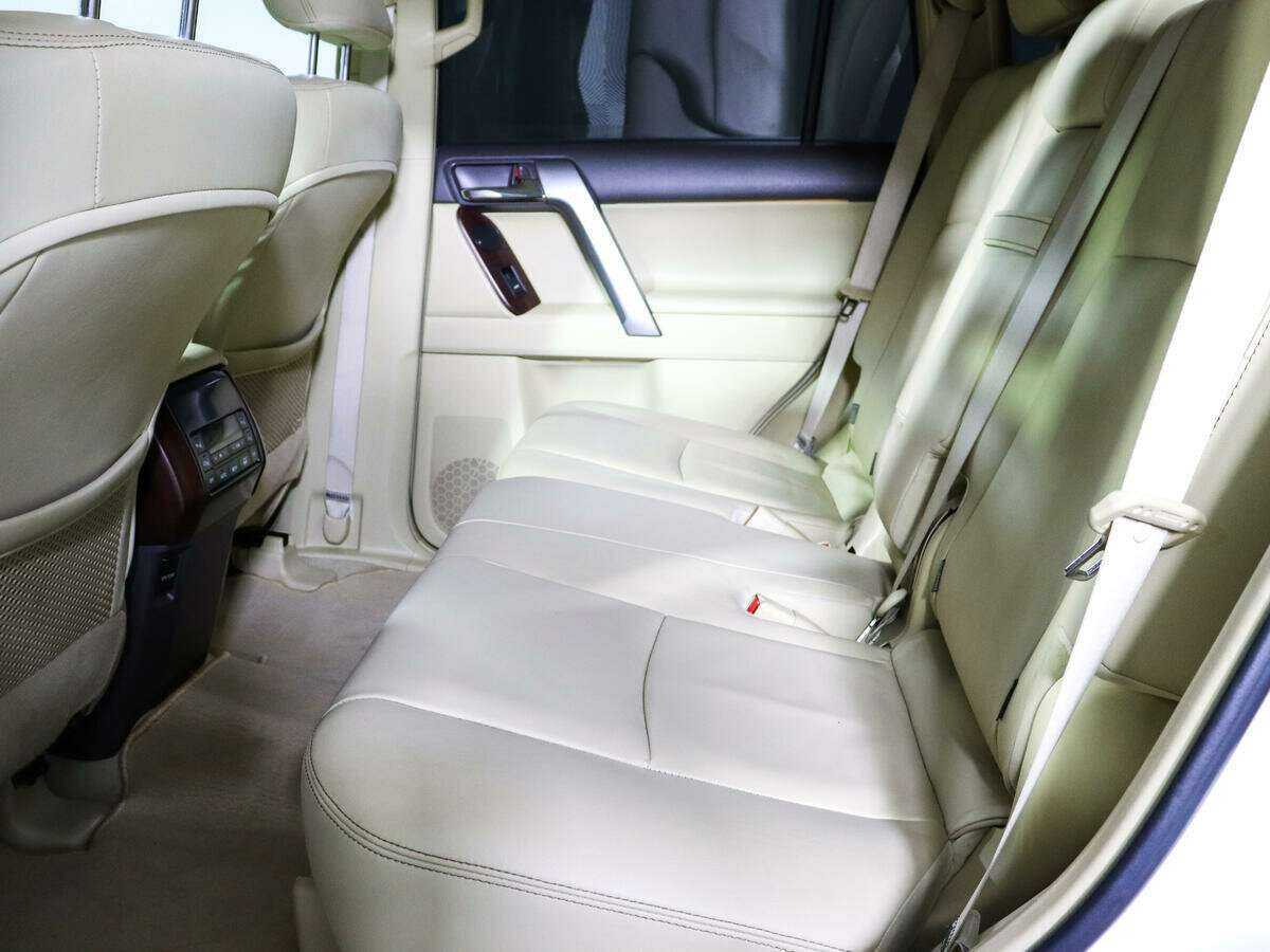 Toyota Land Cruiser Prado с пробегом — 2015 год. Фото: #7