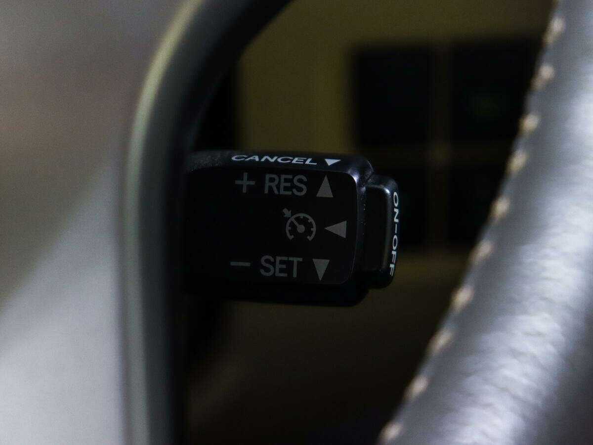 Toyota Land Cruiser Prado с пробегом — 2015 год. Фото: #15