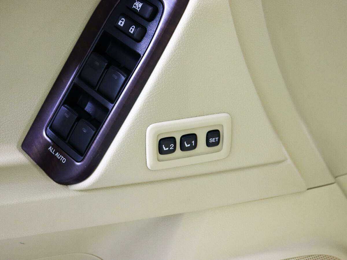 Toyota Land Cruiser Prado с пробегом — 2015 год. Фото: #17