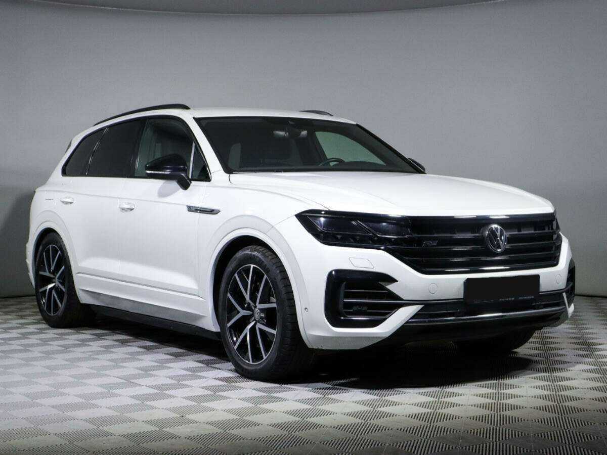 Volkswagen Touareg с пробегом — 2020 год. Фото: #2
