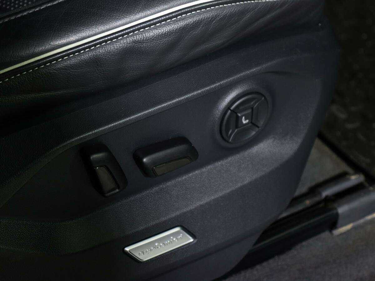 Volkswagen Touareg с пробегом — 2020 год. Фото: #12