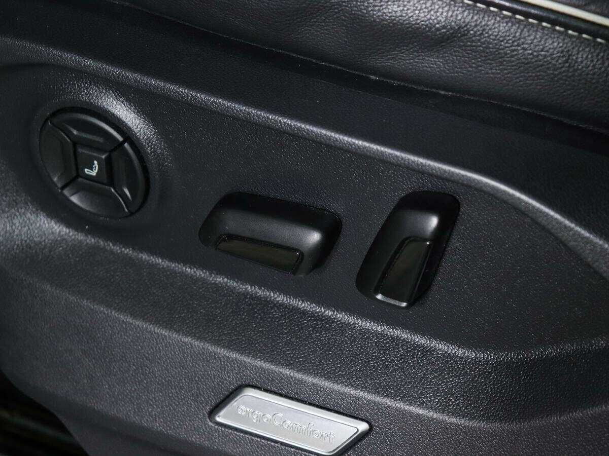 Volkswagen Touareg с пробегом — 2020 год. Фото: #18