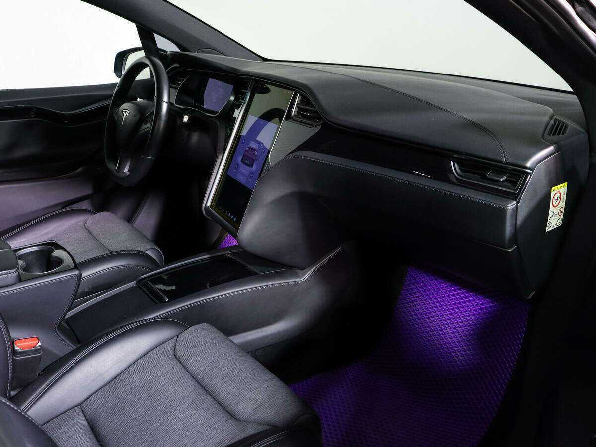 Tesla Model X с пробегом — 2018 год. Фото: #5
