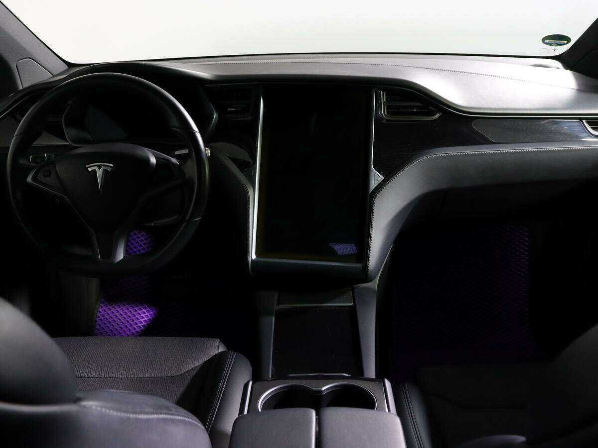 Tesla Model X с пробегом — 2018 год. Фото: #7