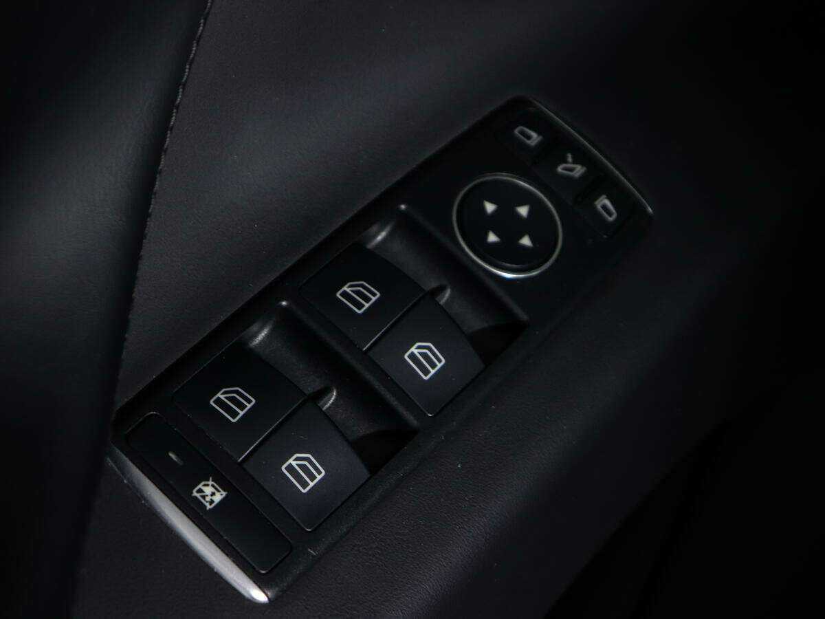 Tesla Model X с пробегом — 2018 год. Фото: #15