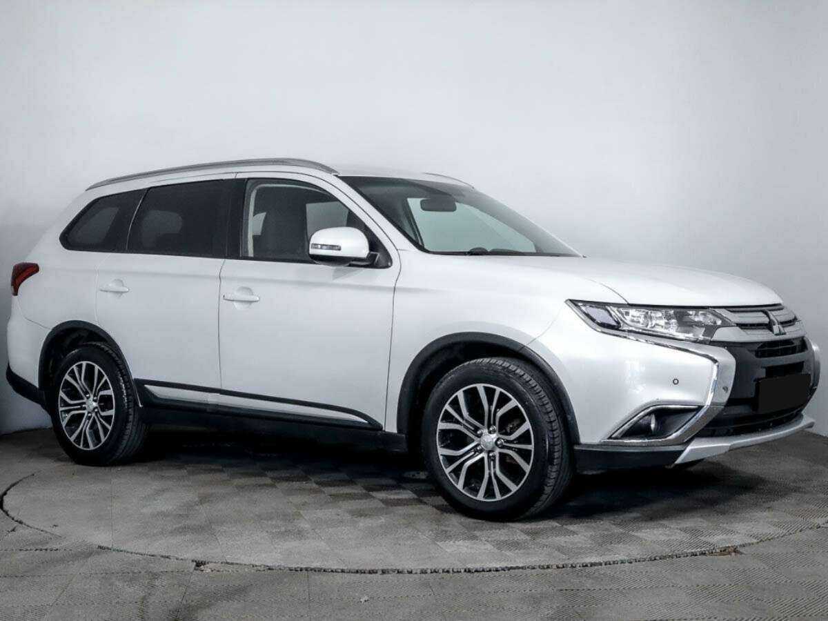 Mitsubishi Outlander с пробегом — 2018 год. Фото: #2