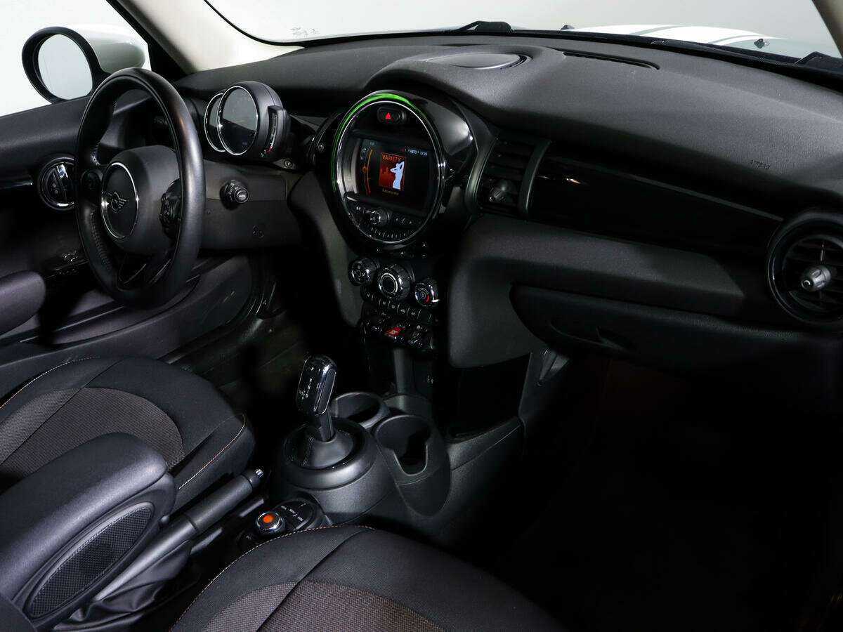 Mini Hatch с пробегом — 2021 год. Фото: #7