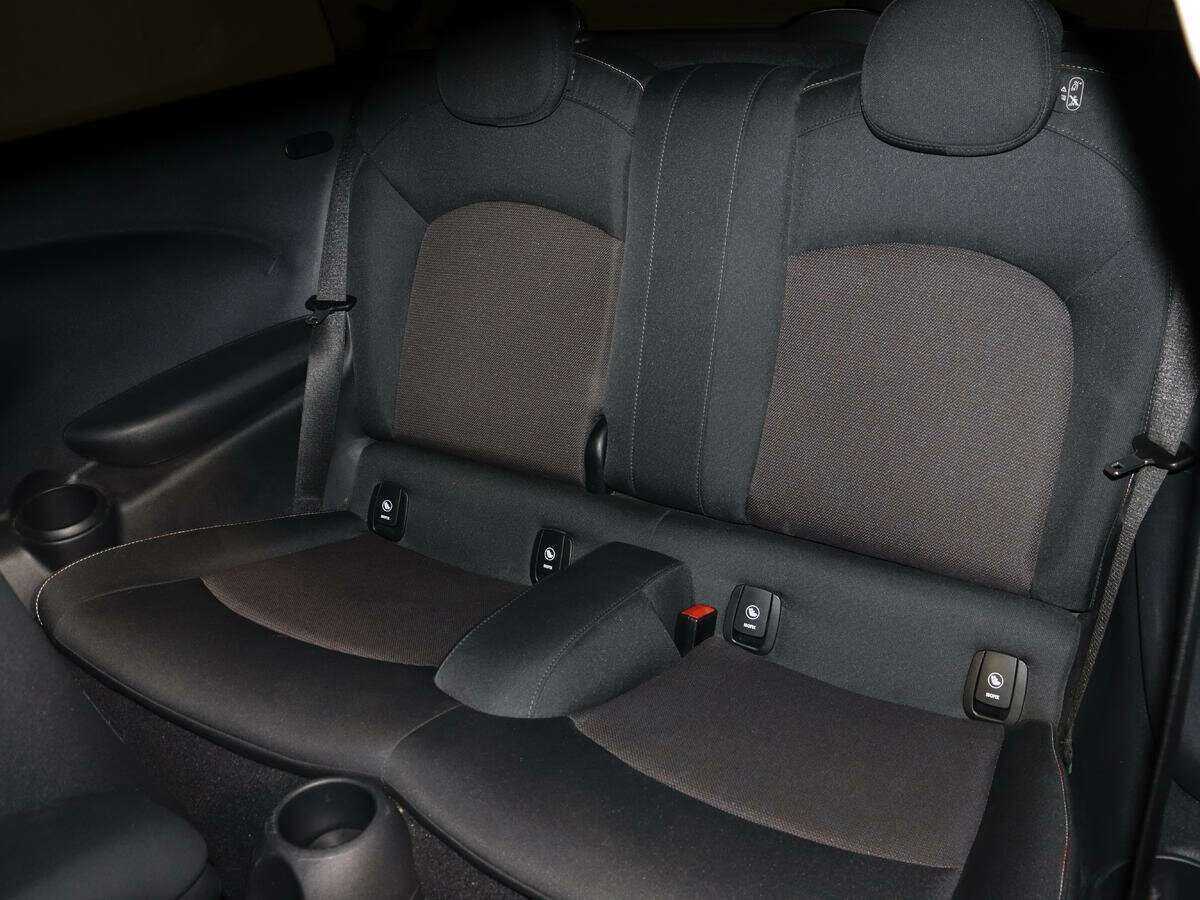 Mini Hatch с пробегом — 2021 год. Фото: #8